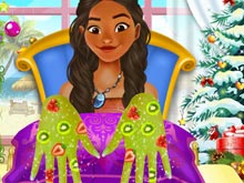 Mona Christmas Manicure